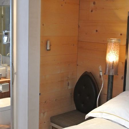 Backstage Hotel Chalet Rooms Zermatt Exterior photo